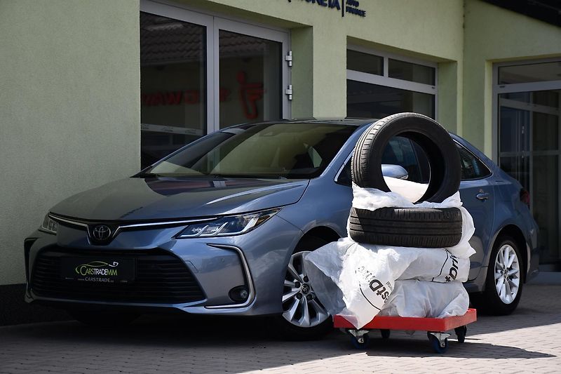 Toyota Corolla 1,5 VVT-i DYNAMIC FORCE COMFOR - fotka 2 z 50