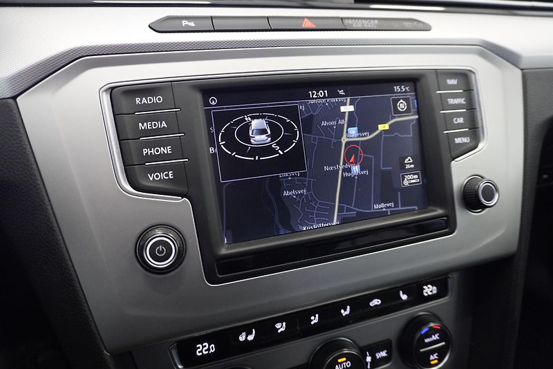 Volkswagen Passat 2.0TDi HIGHLINE DSG - fotka 26 z 42