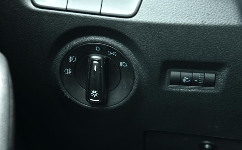 Škoda Fabia 1.2TSi 1.MAJITEL DPH ČR - fotka 15 z 19