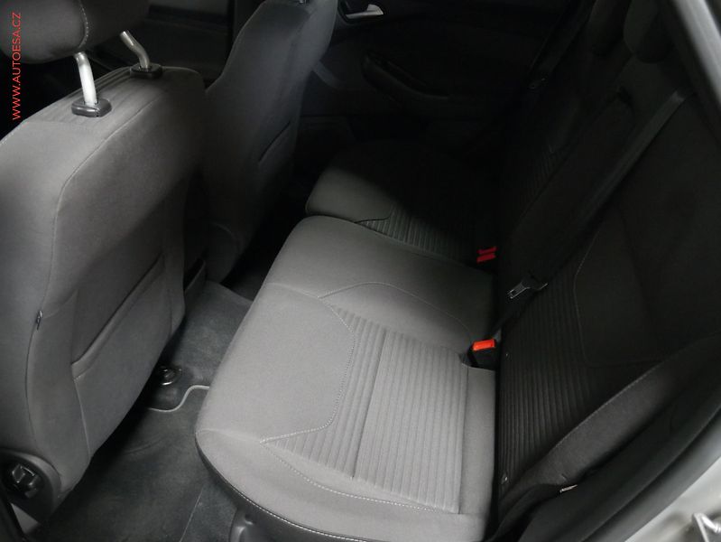 Ford Focus (2017) 1.5EB, ČR, navi, autoAC - fotka 10 z 22