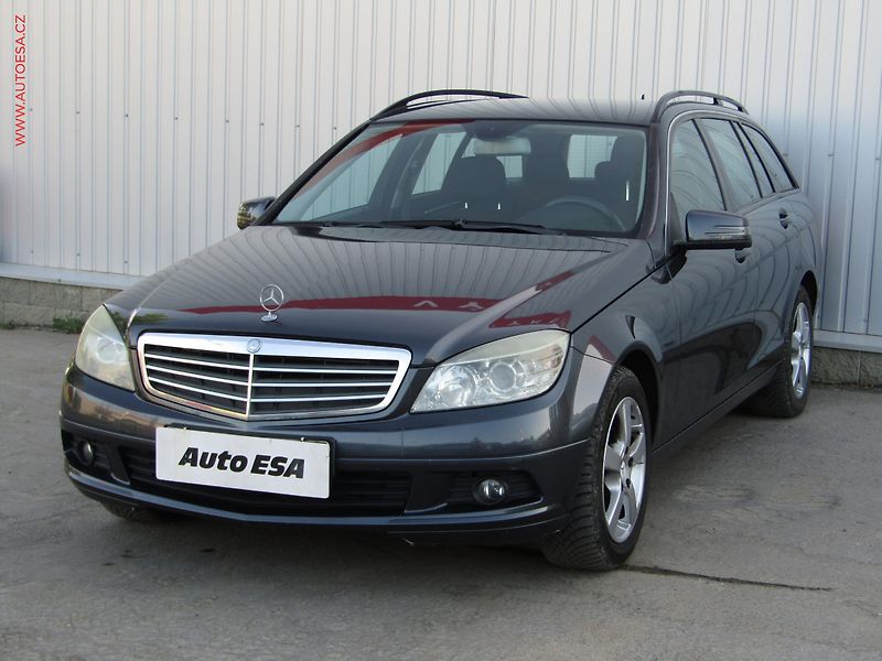 Mercedes-Benz Třídy C (2009) 2.2. CDi C 200 CDi, AC - fotka 3 z 17