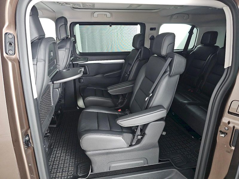 Citroën Jumpy (2017) Spacetourer 2.0 HDi 130kW AUT - fotka 7 z 27