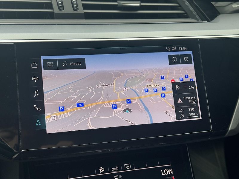 Audi e-tron (2020) Quattro 230kW Advanced, PANO - fotka 36 z 54