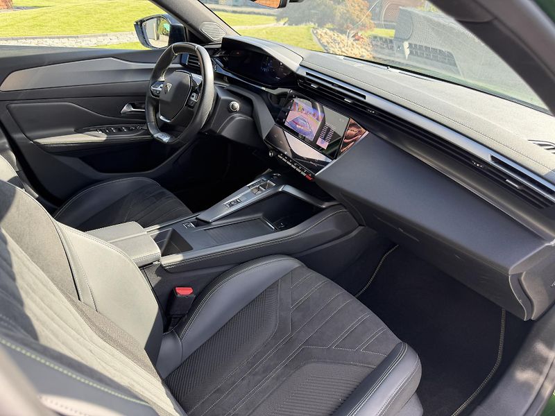 Peugeot 308 (2023) e-GT HYBRID 225  - fotka 24 z 29