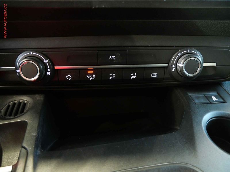 Citroën Berlingo (2019) 1.2T, 1.maj,ČR, Feel, AC - fotka 19 z 21