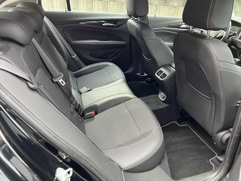 Opel Insignia Grand Sport 2.0 CDTi 128kW DPH - fotka 8 z 17