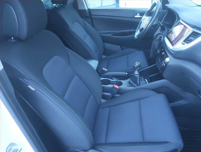 Hyundai Tucson (2017) 1.7 CRDi, Serv.kniha, Navi - fotka 9 z 15