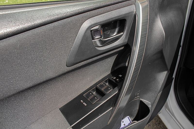 Toyota Auris - fotka 10 z 29