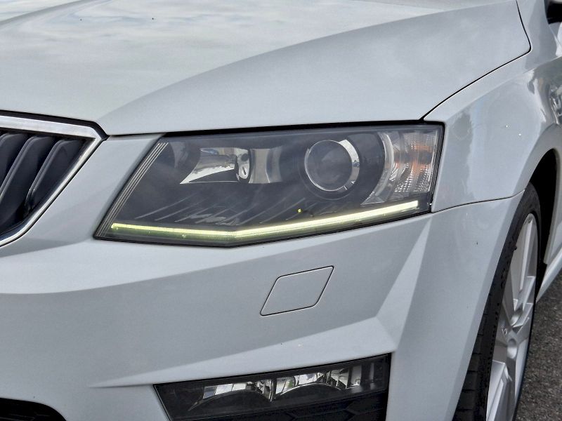 Škoda Octavia (2015) Combi RS DSG 2,0TDi 135kW - fotka 33 z 34