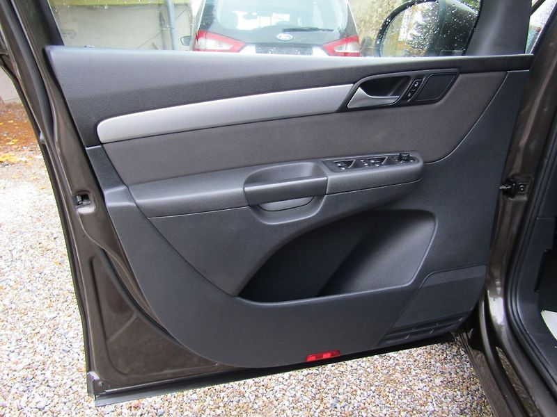 Volkswagen Sharan (2015) 2.0 TDI 100kW  CAR-PASS - fotka 18 z 40