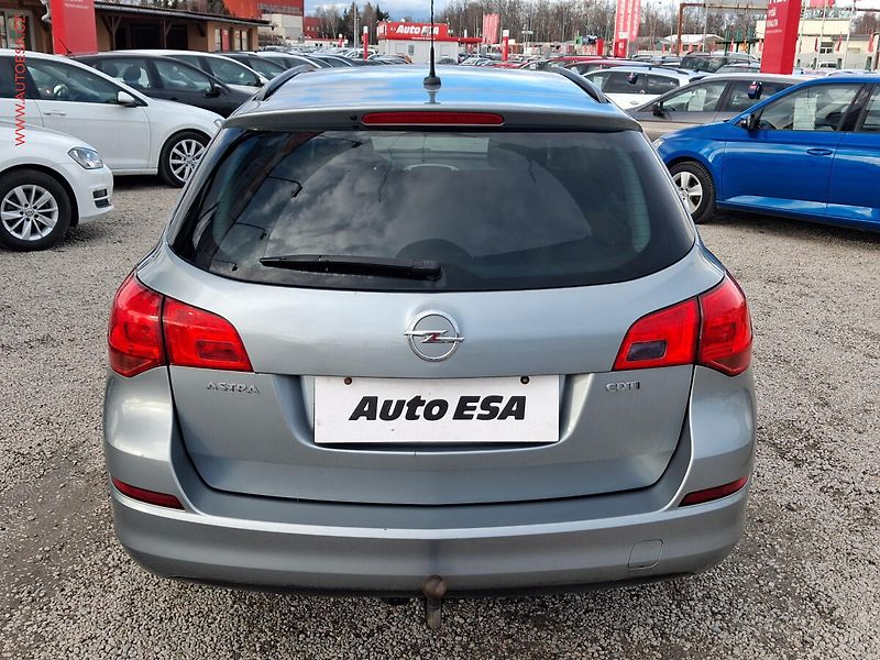 Opel Astra (2011) 1.7D, AAC - fotka 5 z 15