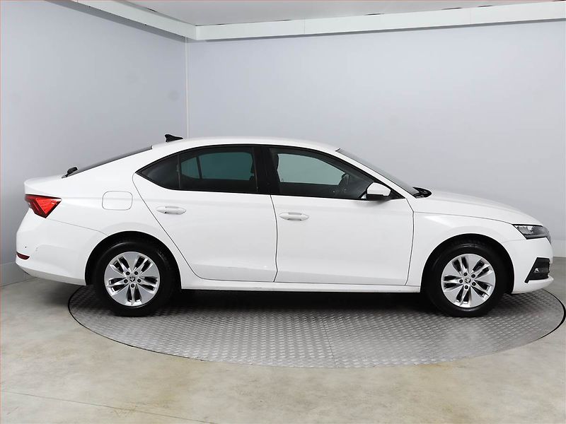 Škoda Octavia (2022) Ambition 1.5 TSI - fotka 6 z 18