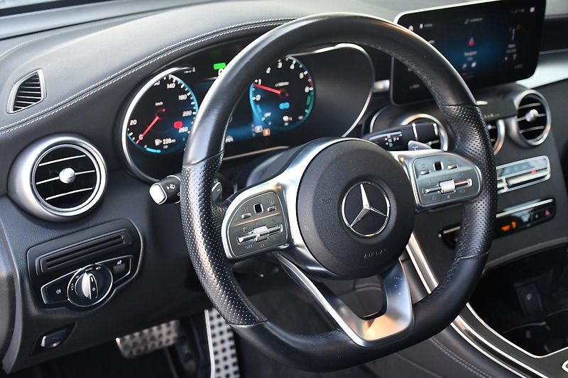 Mercedes-Benz GLC 300de 4MATIC ČR - fotka 15 z 42