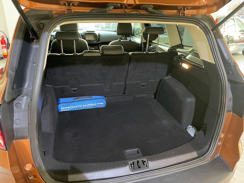 Ford Kuga (2018) Titanium 1,5 EcoBoost 110kW - fotka 25 z 30