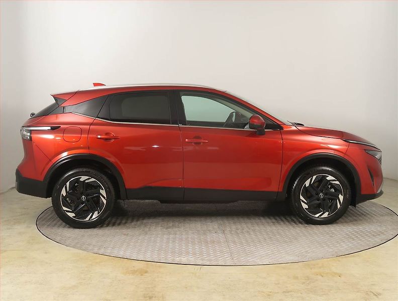 Nissan Qashqai (2025) N-Connecta 1.3 DIG-T MHEV - fotka 6 z 22