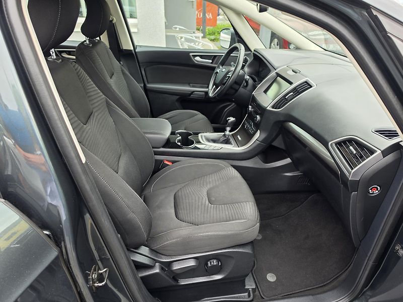 Ford S-MAX 1.5 i Navi Parkovací senzory  - fotka 19 z 37