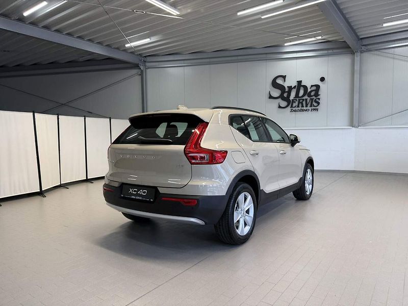 Volvo XC40 (2026) B3 2.0L 163 HP AT7 FWD CORE - fotka 2 z 21