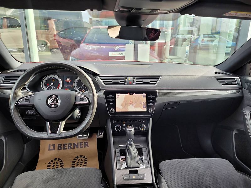 Škoda Superb 2.0 TDI DSG7 140kW Sportline 4 - fotka 14 z 62