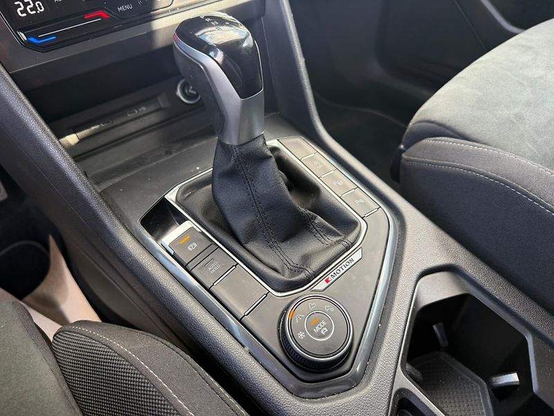 Volkswagen Tiguan 2.0 TDI 147kw DSG 4x4 - fotka 17 z 23