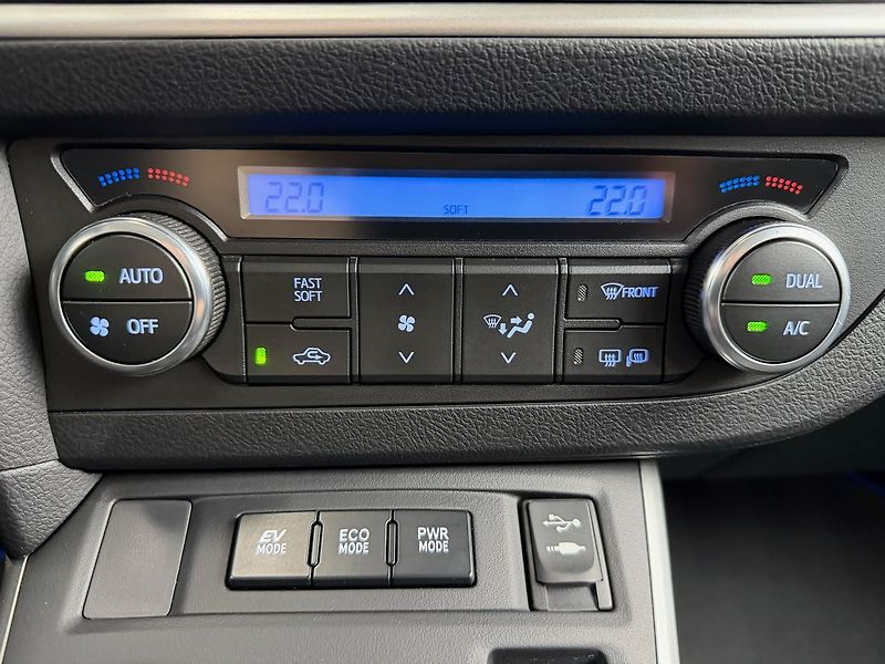 Toyota Auris 1.8 HYBRID e-CVT TS STYLE, KEY - fotka 14 z 18