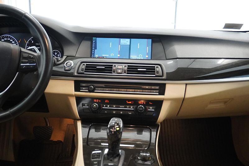 BMW Řada 5 535D SEDAN XDRIVE STEPTRONIC - fotka 24 z 32