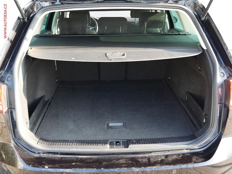 Volkswagen Passat (2018) 2.0 TDi, Comfortline, DSG - fotka 7 z 19