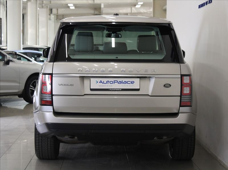 Land Rover Range Rover 3,0 TDV6 190kW Pano.Výprodej! - fotka 4 z 29