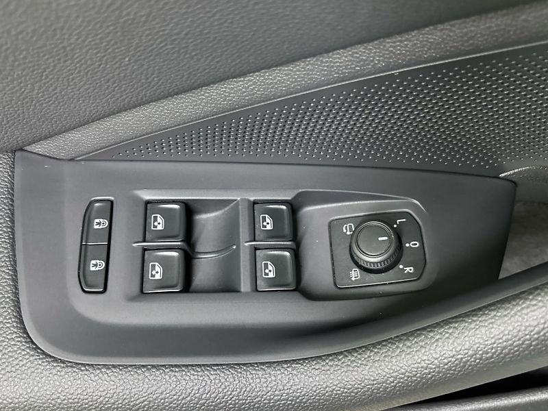 Škoda Superb L&K 4x4 DSG - fotka 21 z 30