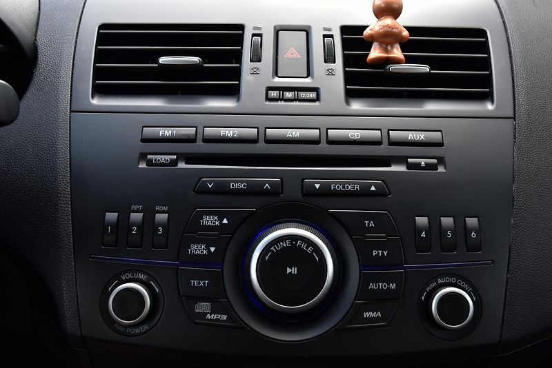 Mazda 3 2.2 MZR-CD 6st,KLIMA,TEMP,ALU - fotka 21 z 40
