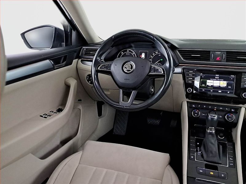 Škoda Superb (2016) 2.0 TDI, Automat, Kůže, Navi - fotka 7 z 23