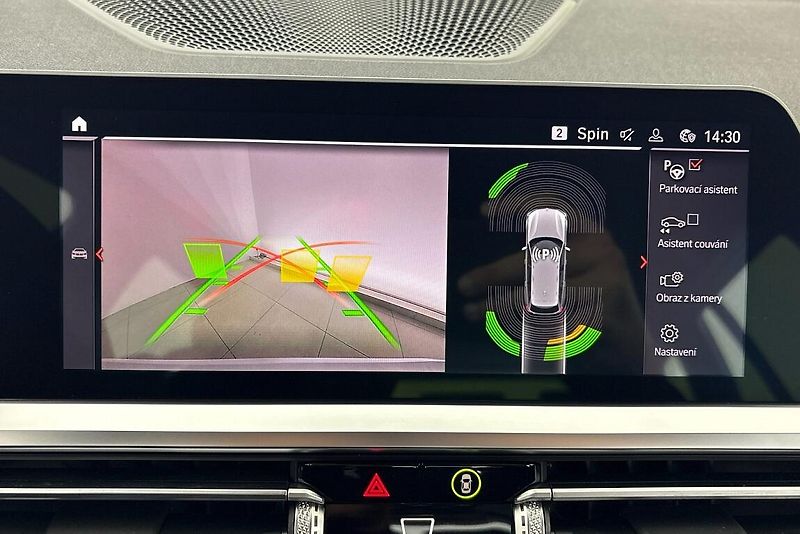 BMW Řada 3 320d xDrive - fotka 20 z 26