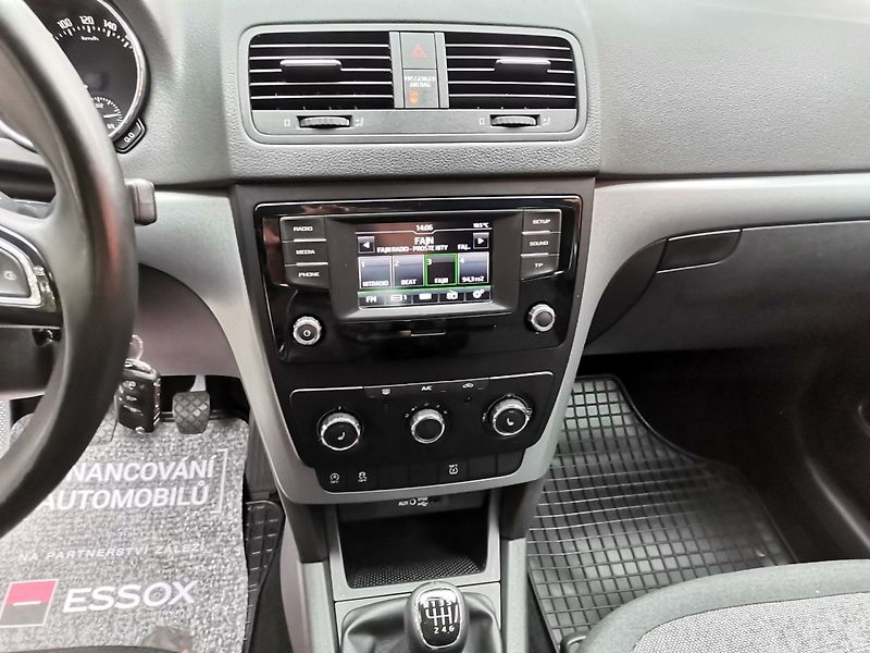 Škoda Yeti (2015) 1.2TSi 81kw AC Tažné PDC - fotka 22 z 27