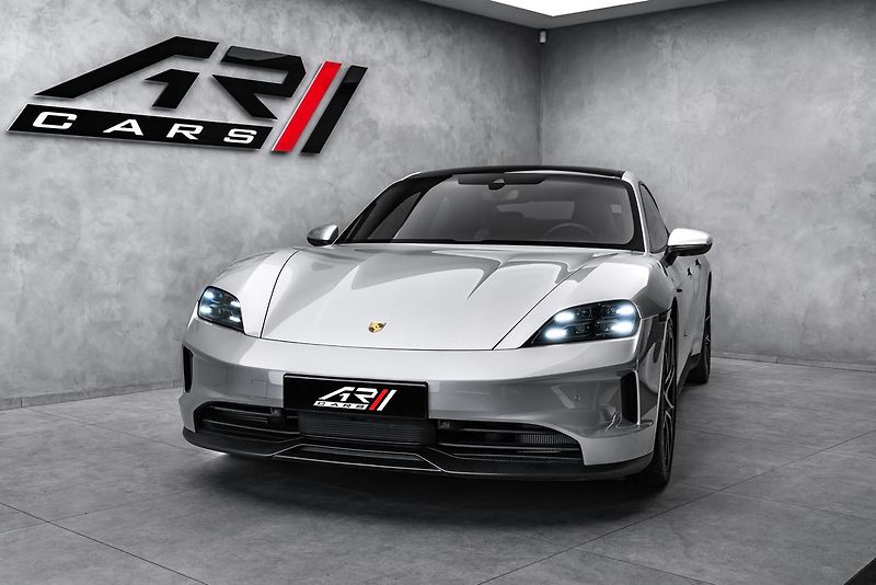 Porsche Taycan 4 Sport Chrono Pano - fotka 3 z 24