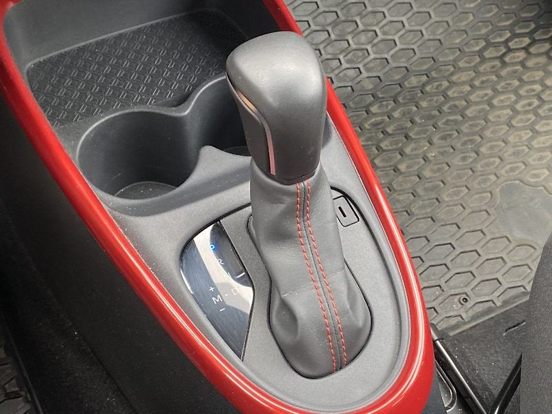 Toyota Aygo 1.0i, ČR, Style, DPH - fotka 12 z 16
