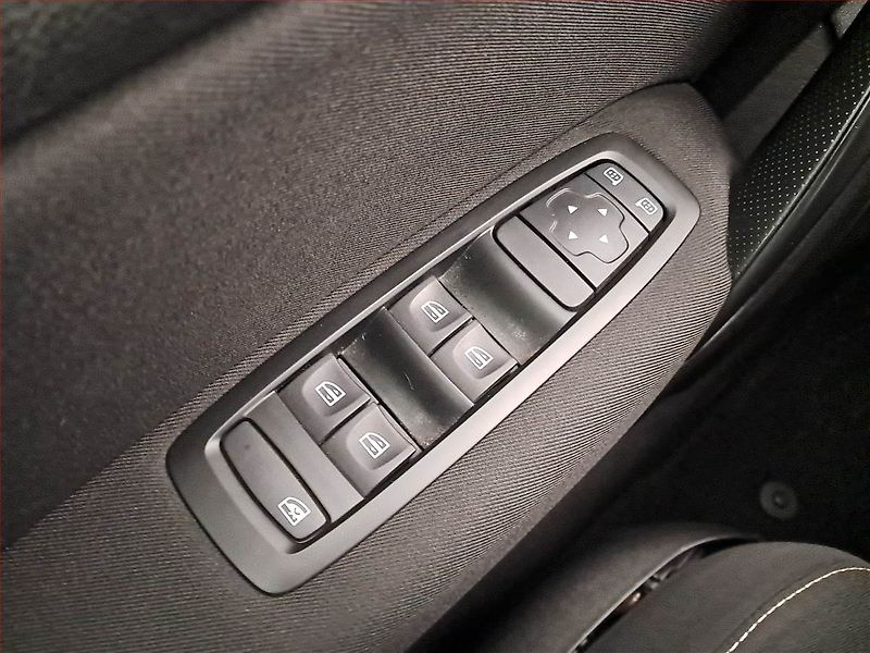 Renault Mégane (2017) 1.6 SCe, ČR,1.maj, Tempomat - fotka 16 z 16