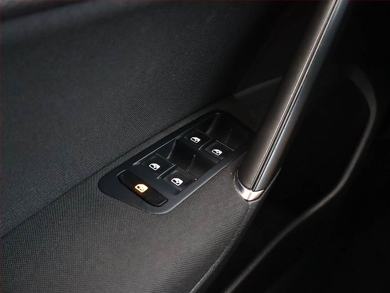 Volkswagen Golf (2016) 1.4 TGI CNG, Automat, Tempomat - fotka 16 z 17