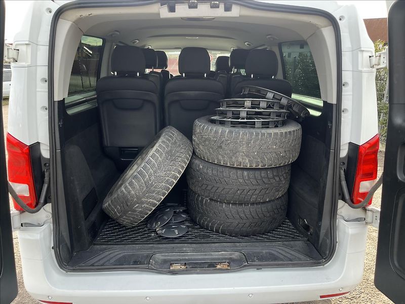 Mercedes-Benz Vito 2,1 119CDi 8.MÍST LONG 4x4 AUT - fotka 35 z 49