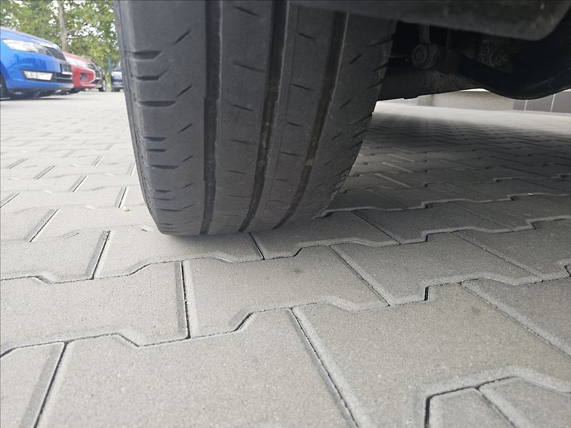 Volkswagen Crafter 2,0 TDi 103KW NAVI KAMERA DPH - fotka 28 z 32
