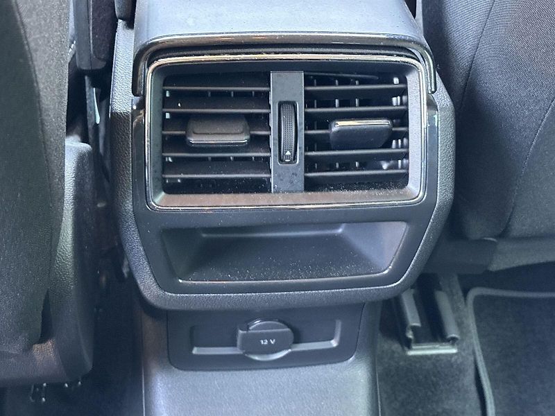 Škoda Karoq (2023) 1.5 TSI DSG Ambition - fotka 24 z 27