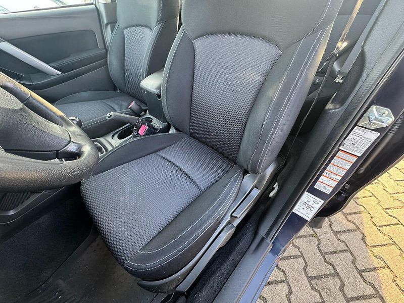 Subaru Forester (2014) 4x4 2,0i 110KW STK ITÁLIE - fotka 23 z 44