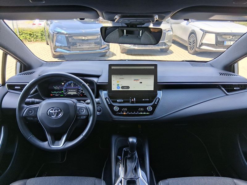 Toyota Corolla STYLE 2.0 Hyb. 144 kW - fotka 2 z 27