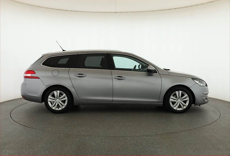 Peugeot 308 (2015) 1.6 BlueHDi, Serv.kniha - fotka 6 z 15