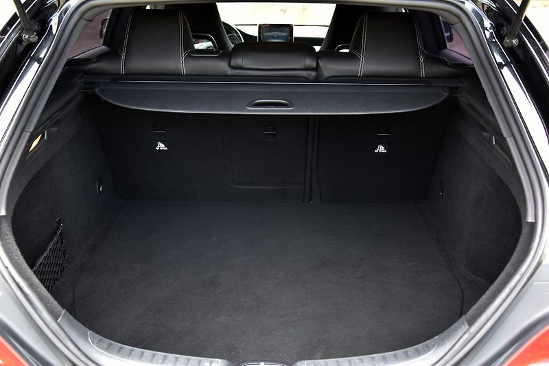 Mercedes-Benz CLA 200 CDi A/T,XENON,NAVI,KAMERA - fotka 46 z 50