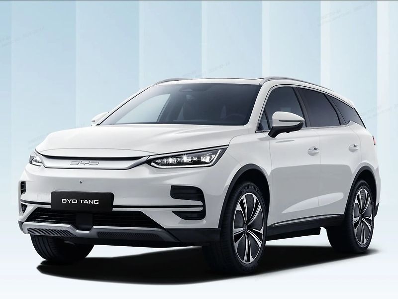 BYD Tang (2026) 4x4 | 7mi místné | V2L - fotka 1 z 10