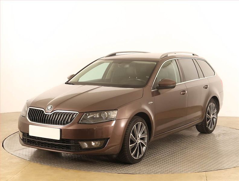 Škoda Octavia (2017) Laurin&Klement 2.0 TDI, 4X4 - fotka 2 z 19