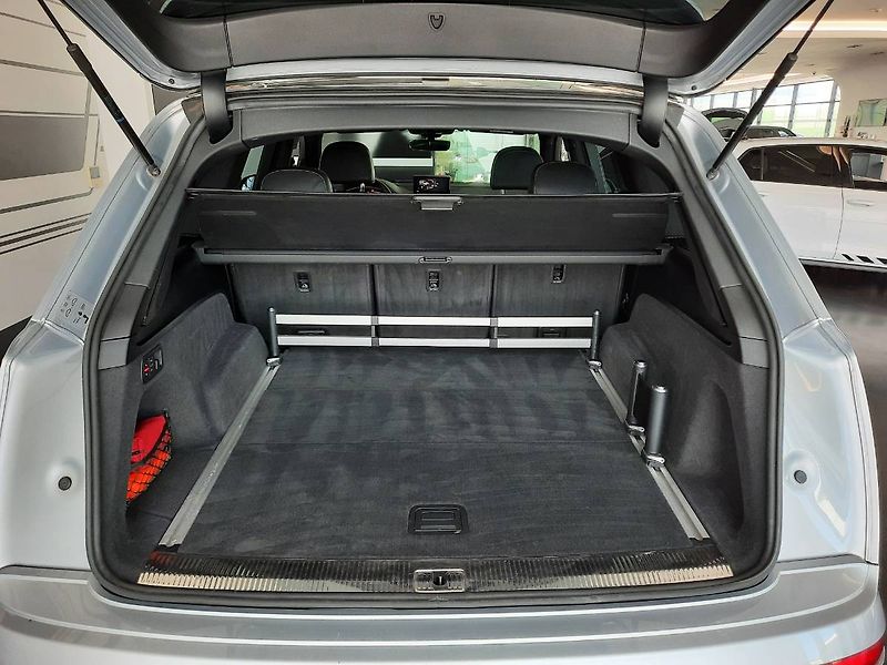 Audi SQ7 (2017) 4.0 TDI quattro (320kW/435k) T - fotka 25 z 30