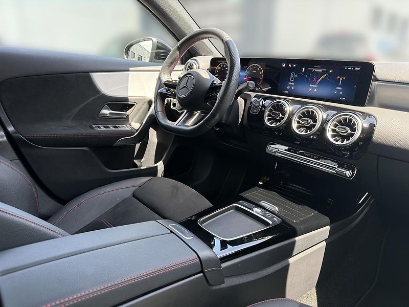 Mercedes-Benz Třídy A A 200 - fotka 12 z 16