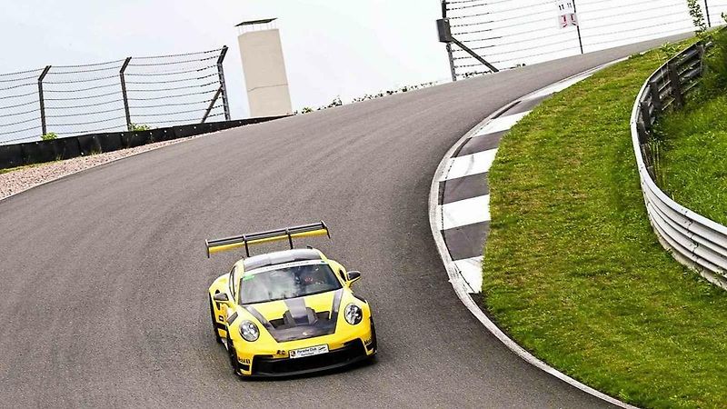 Sedmdesátiletý Jaroslav Mikoláš vyhrál celý německý seriál Porsche PCC Pro. Foto: se svolením J. Mikoláše