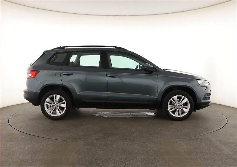 Škoda Karoq (2020) 1.6 TDI, Automat, Navi - fotka 6 z 21