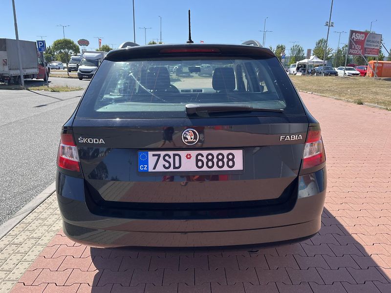 Škoda Fabia 1.0 MPi 55 kW - fotka 6 z 29